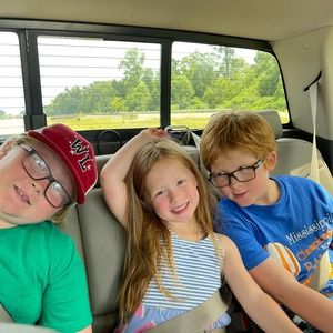 Meet your Posher, Joy